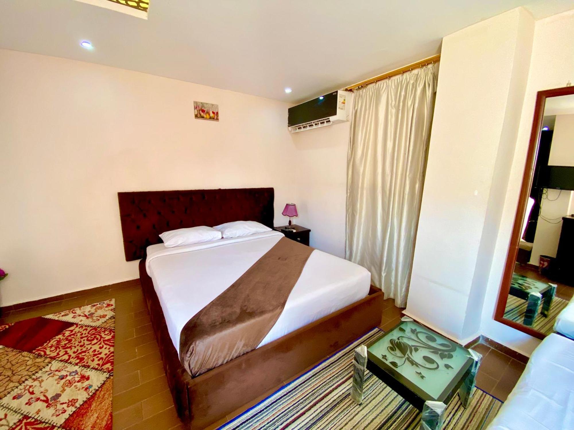 Golden Pyramids Inn Kafrat al Jabal Екстер'єр фото