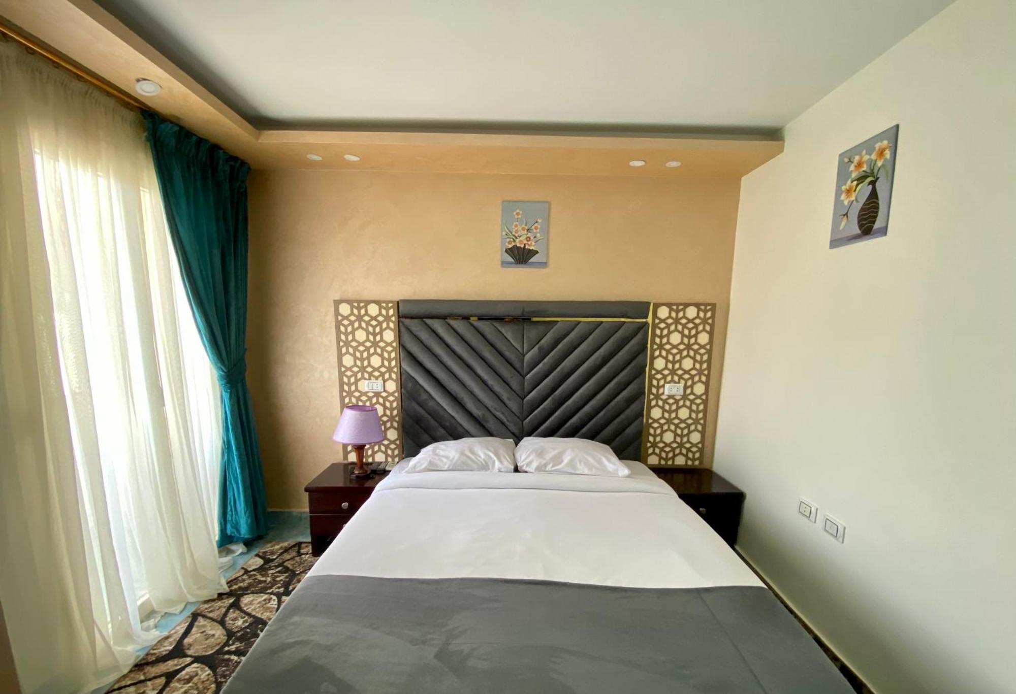 Golden Pyramids Inn Kafrat al Jabal Екстер'єр фото