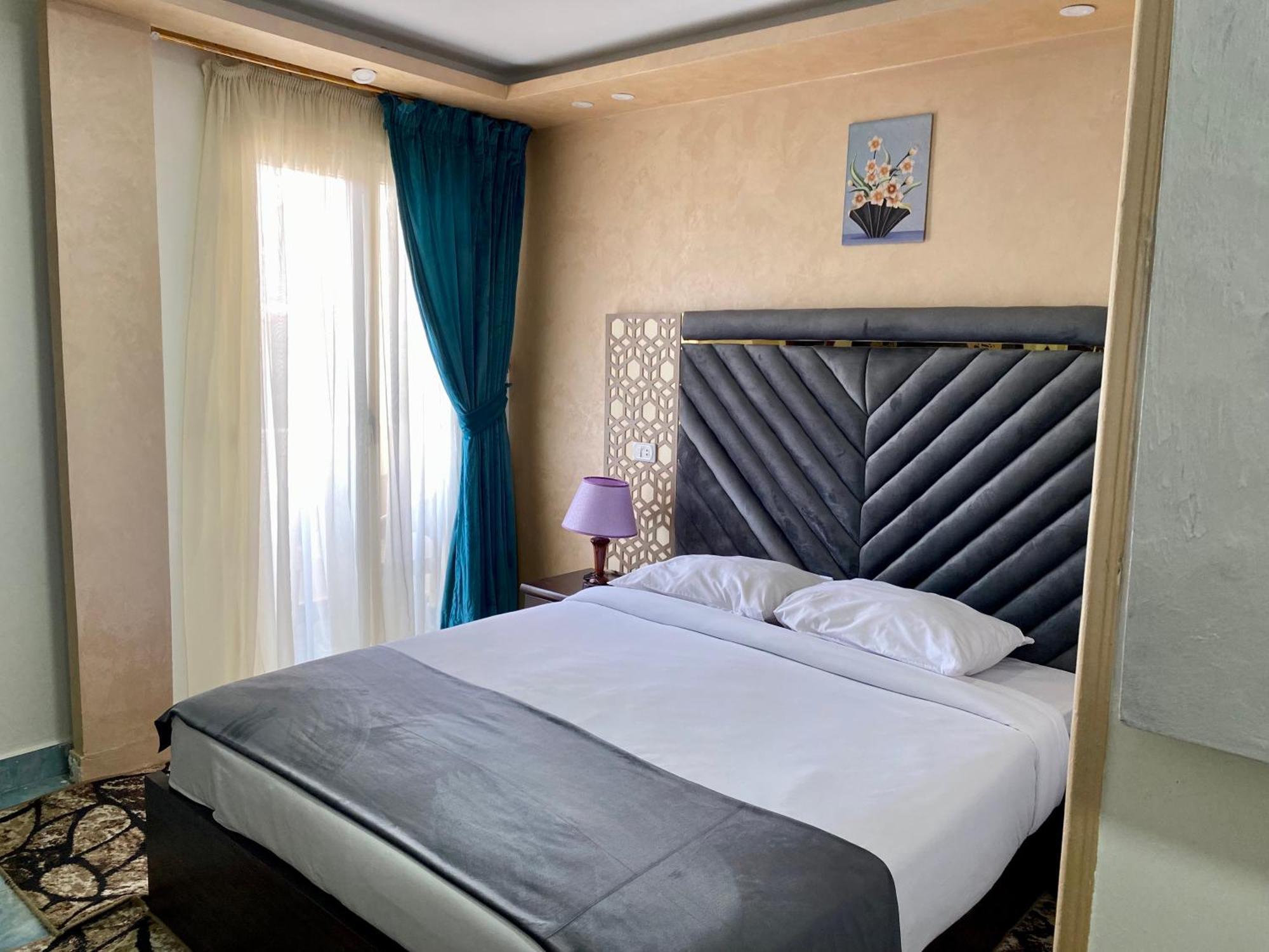 Golden Pyramids Inn Kafrat al Jabal Екстер'єр фото
