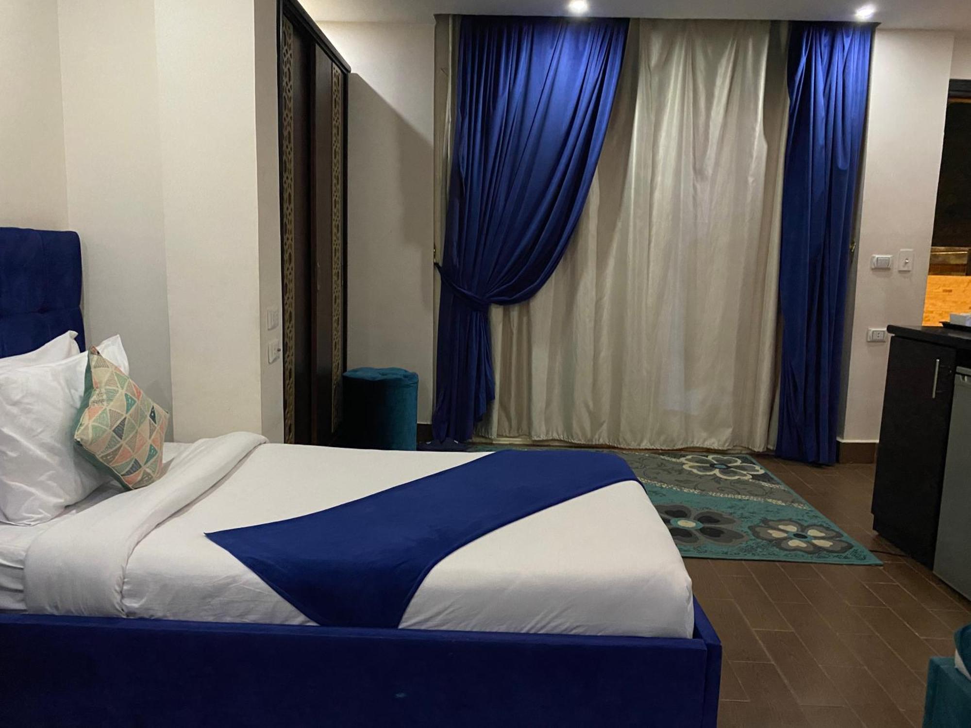 Golden Pyramids Inn Kafrat al Jabal Екстер'єр фото