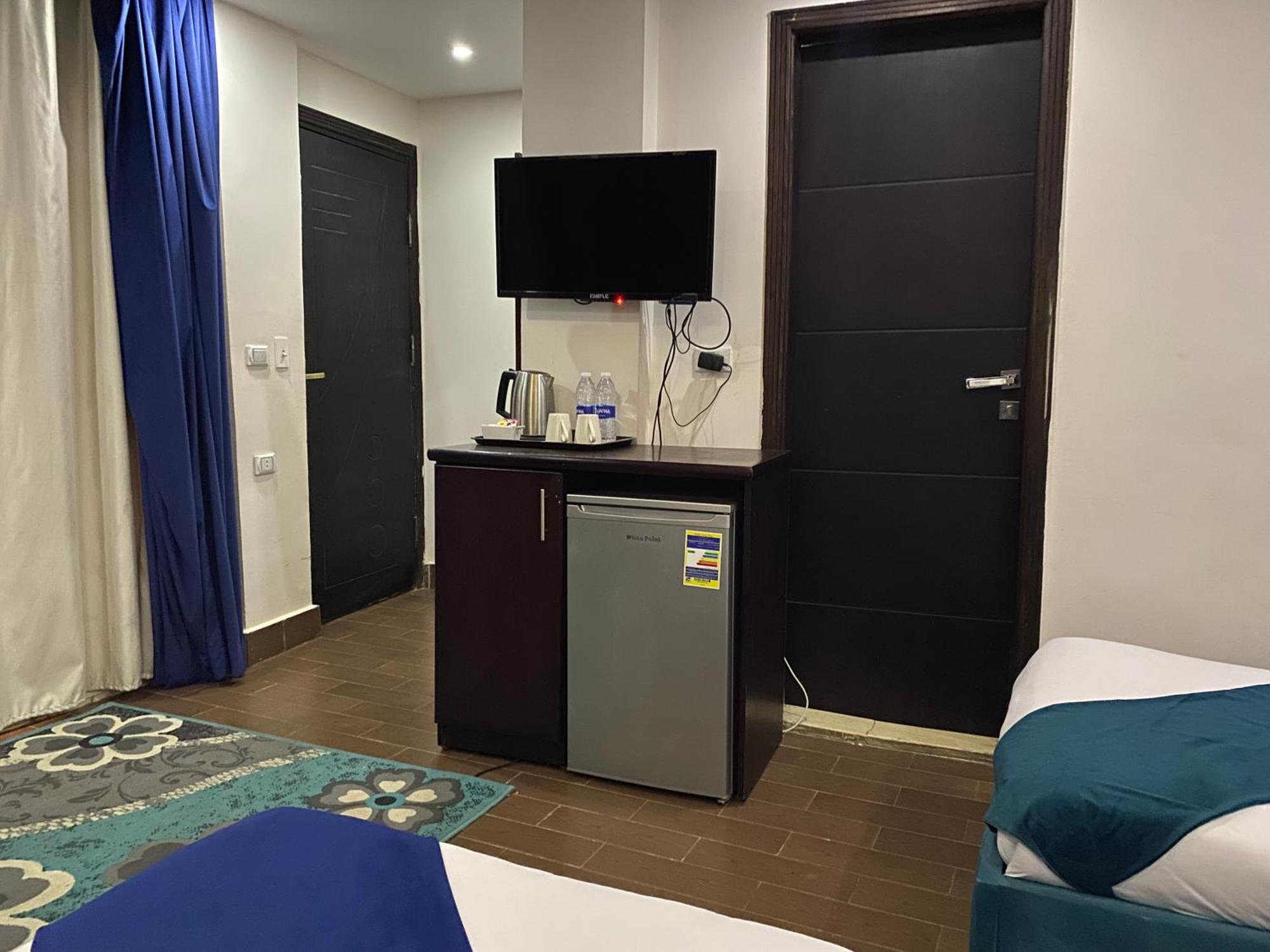 Golden Pyramids Inn Kafrat al Jabal Екстер'єр фото
