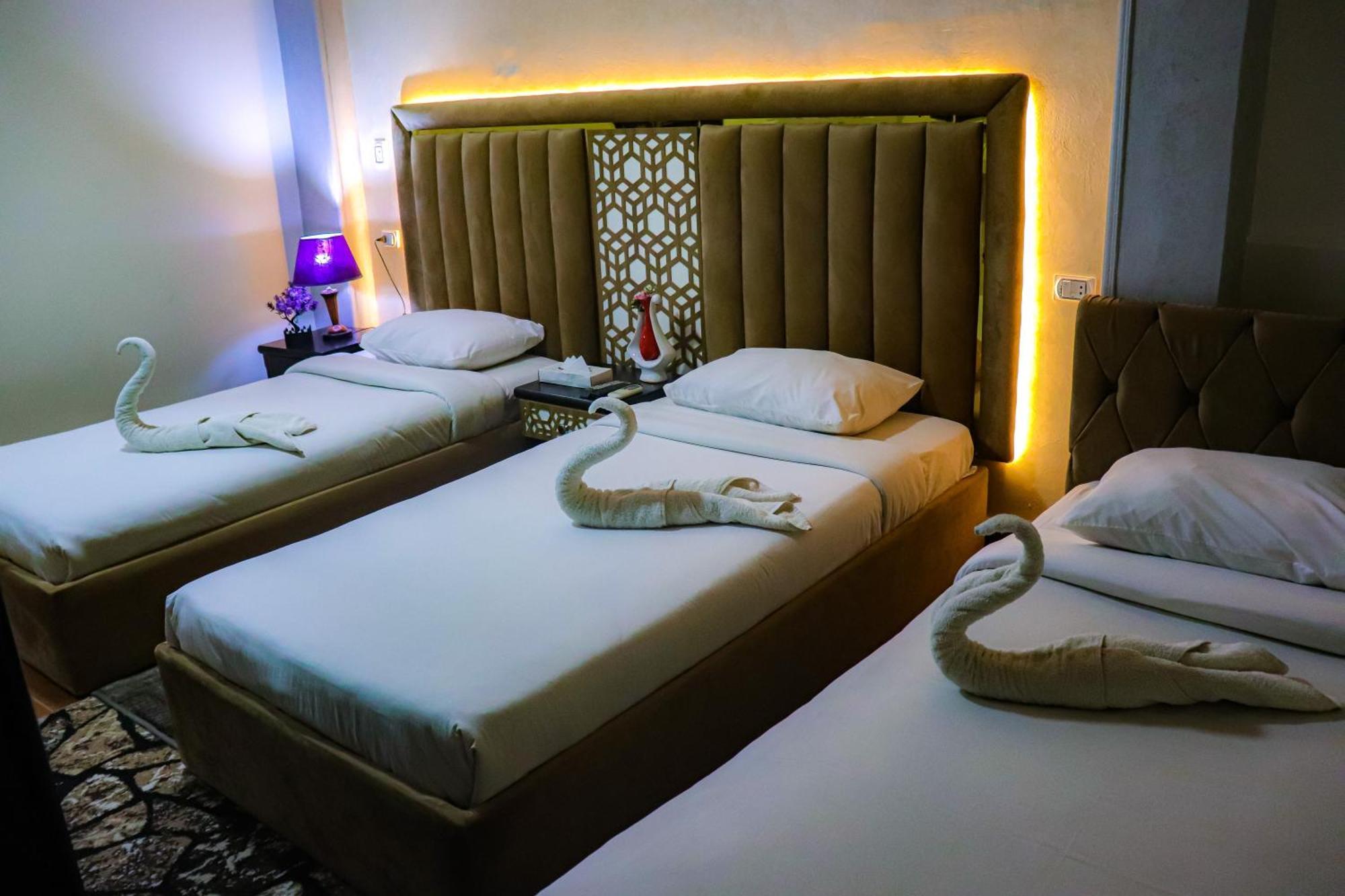 Golden Pyramids Inn Kafrat al Jabal Екстер'єр фото