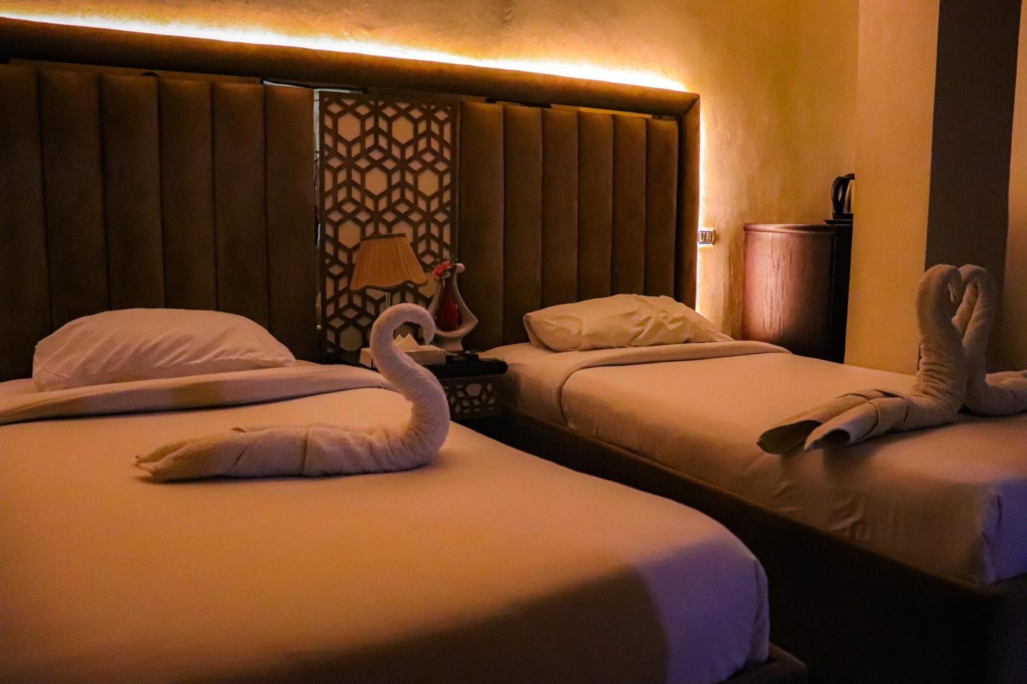 Golden Pyramids Inn Kafrat al Jabal Екстер'єр фото