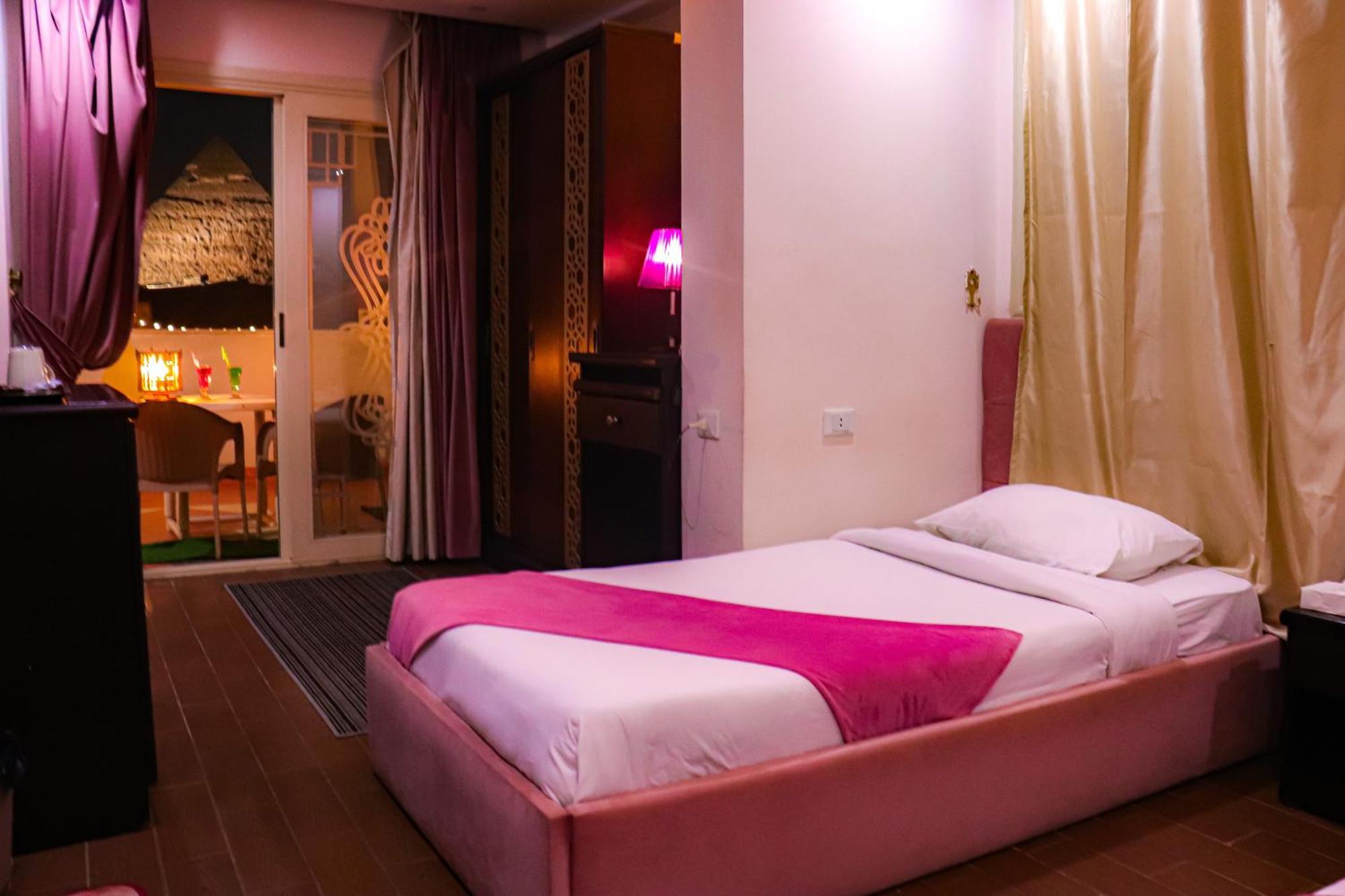 Golden Pyramids Inn Kafrat al Jabal Екстер'єр фото