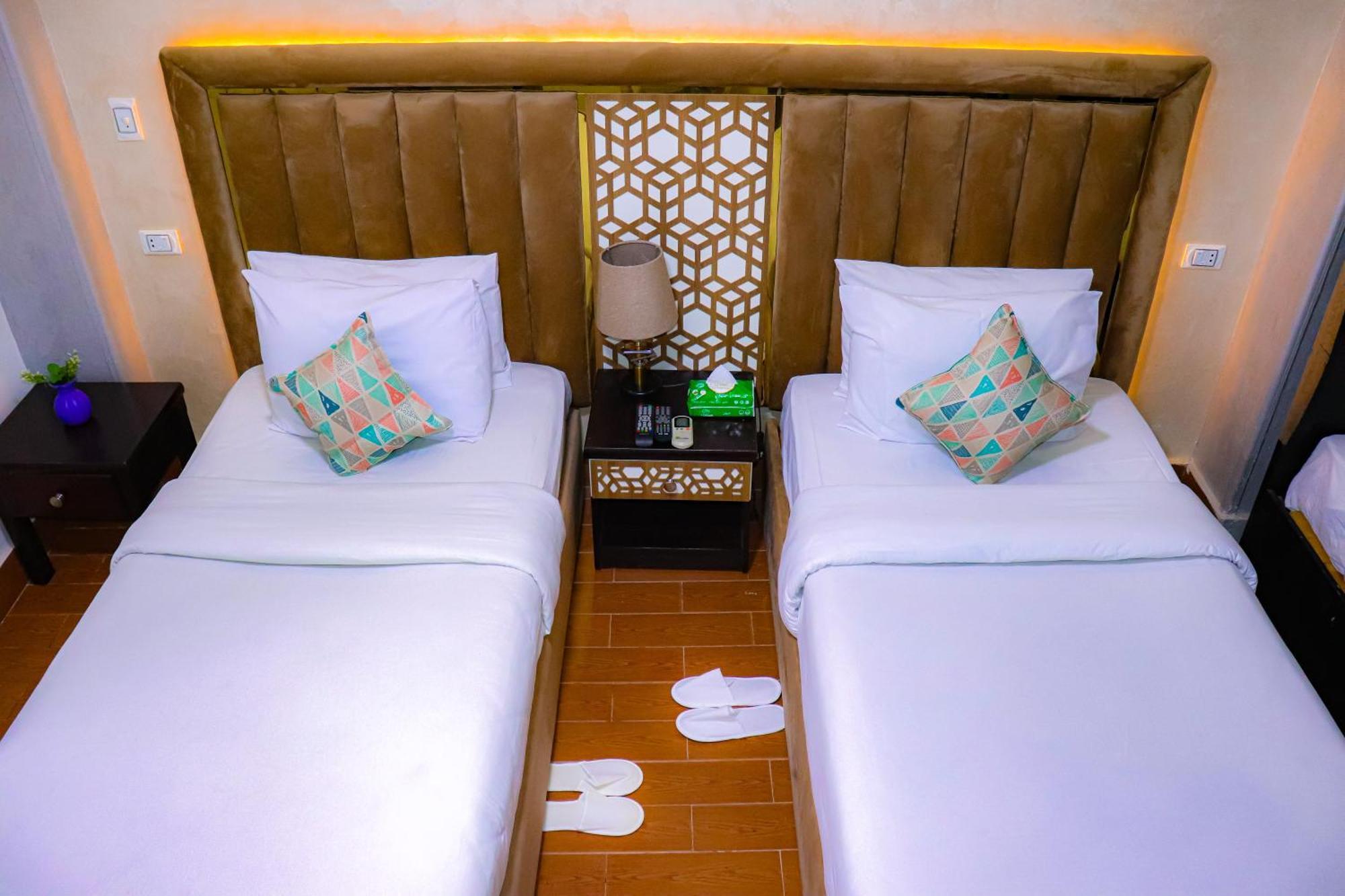Golden Pyramids Inn Kafrat al Jabal Екстер'єр фото