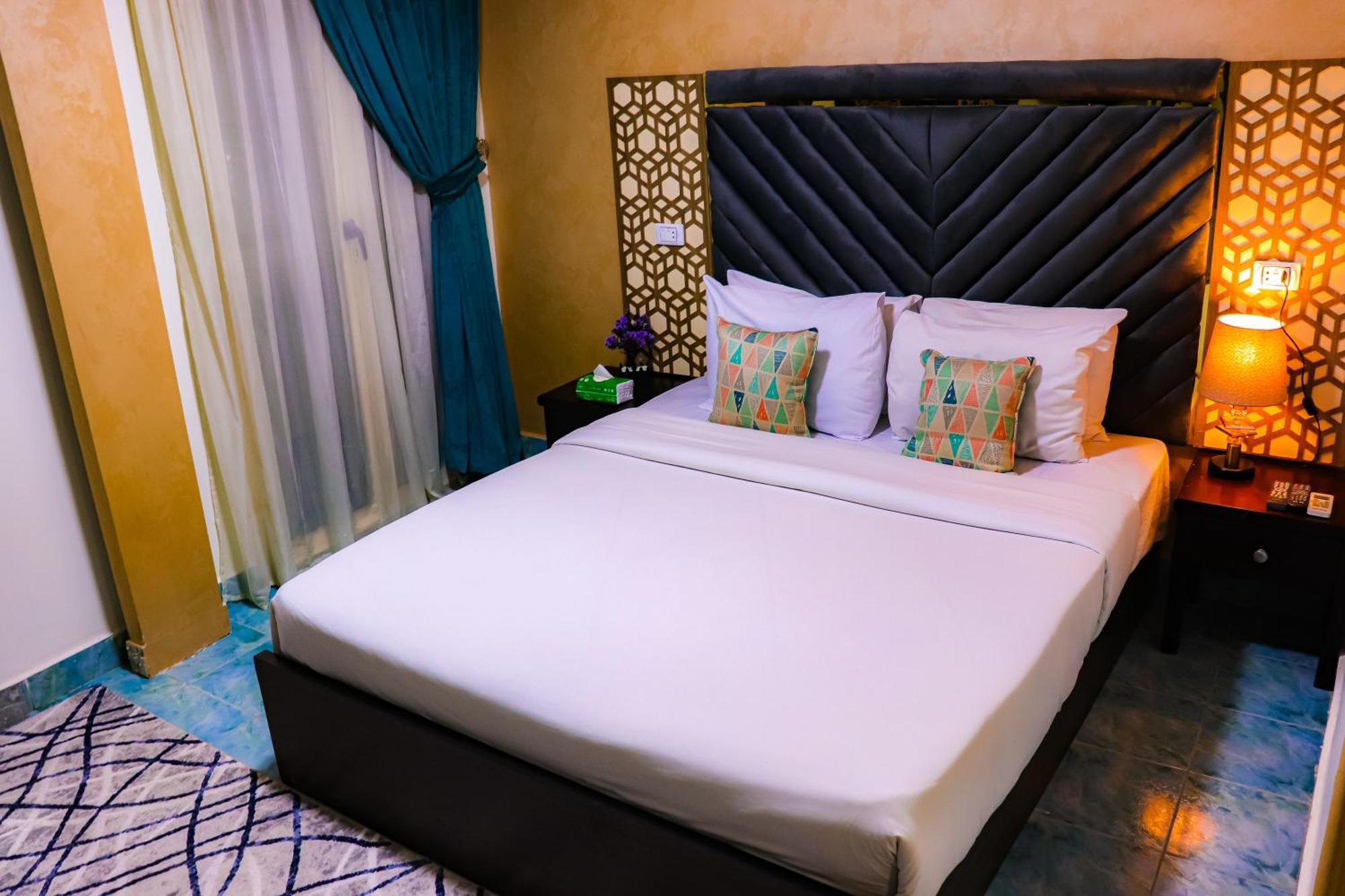 Golden Pyramids Inn Kafrat al Jabal Екстер'єр фото