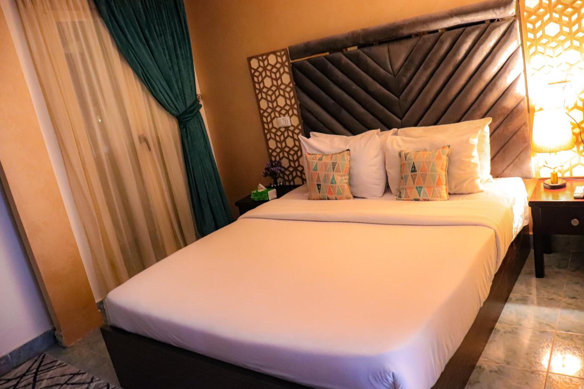 Golden Pyramids Inn Kafrat al Jabal Екстер'єр фото