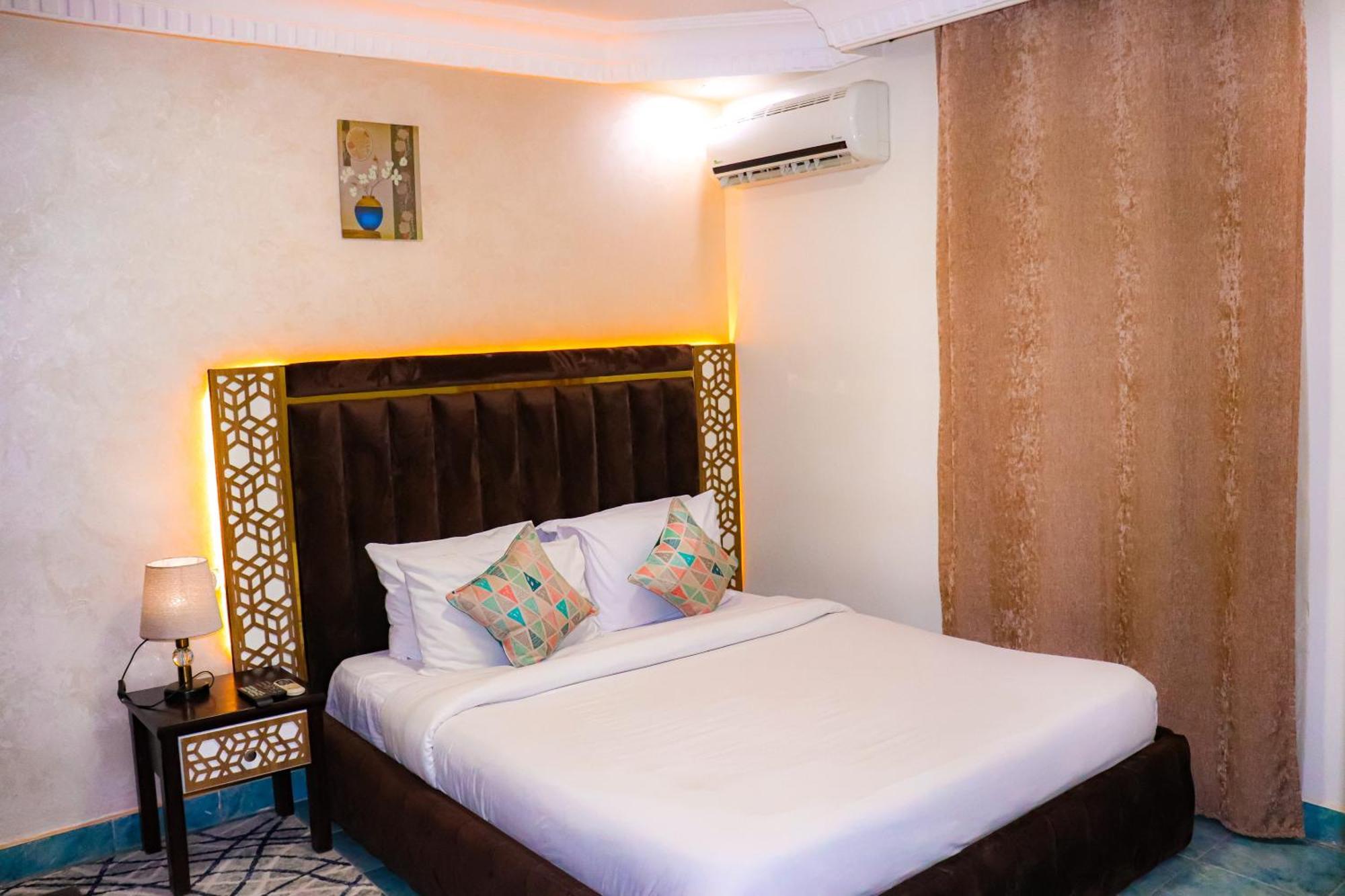 Golden Pyramids Inn Kafrat al Jabal Екстер'єр фото