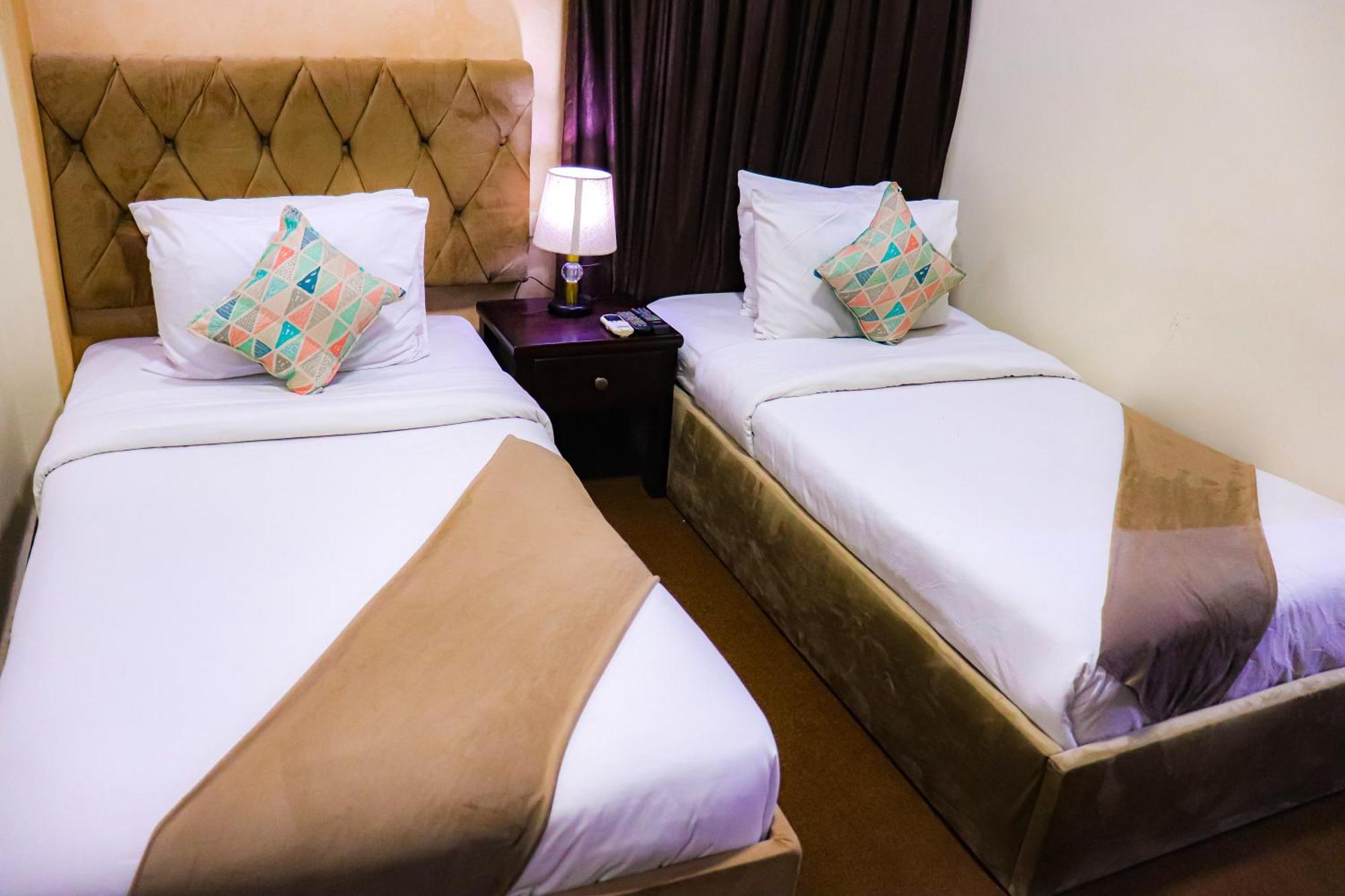 Golden Pyramids Inn Kafrat al Jabal Екстер'єр фото