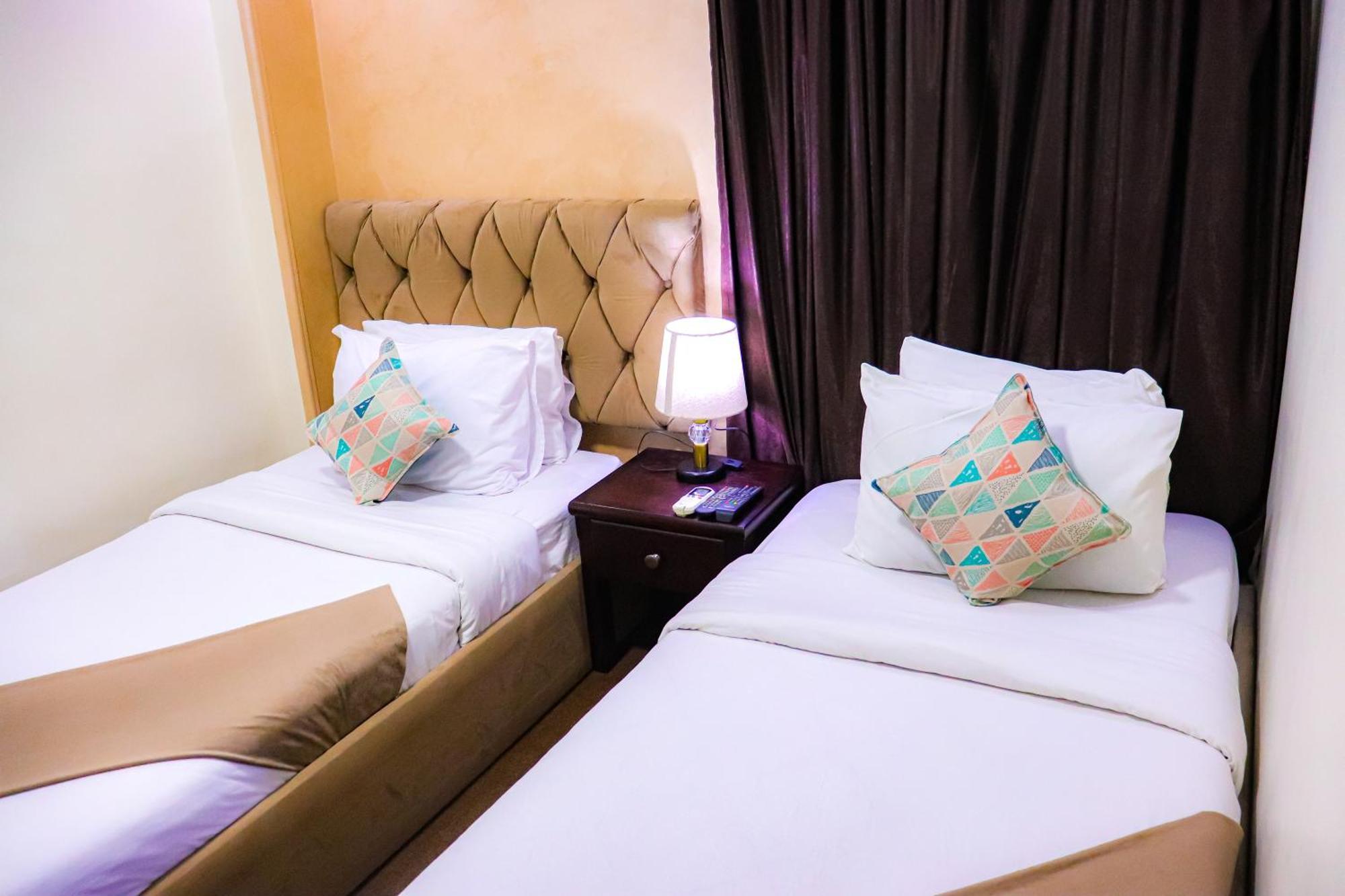 Golden Pyramids Inn Kafrat al Jabal Екстер'єр фото
