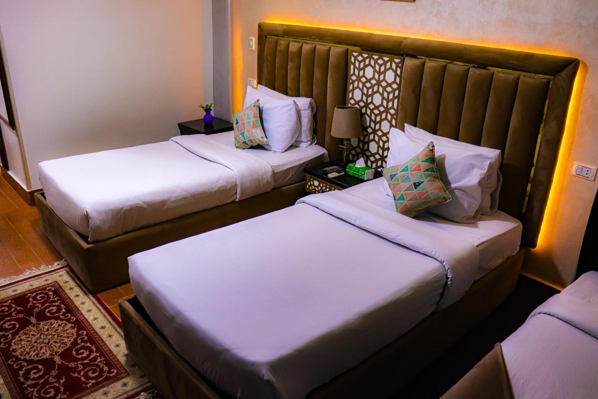 Golden Pyramids Inn Kafrat al Jabal Екстер'єр фото