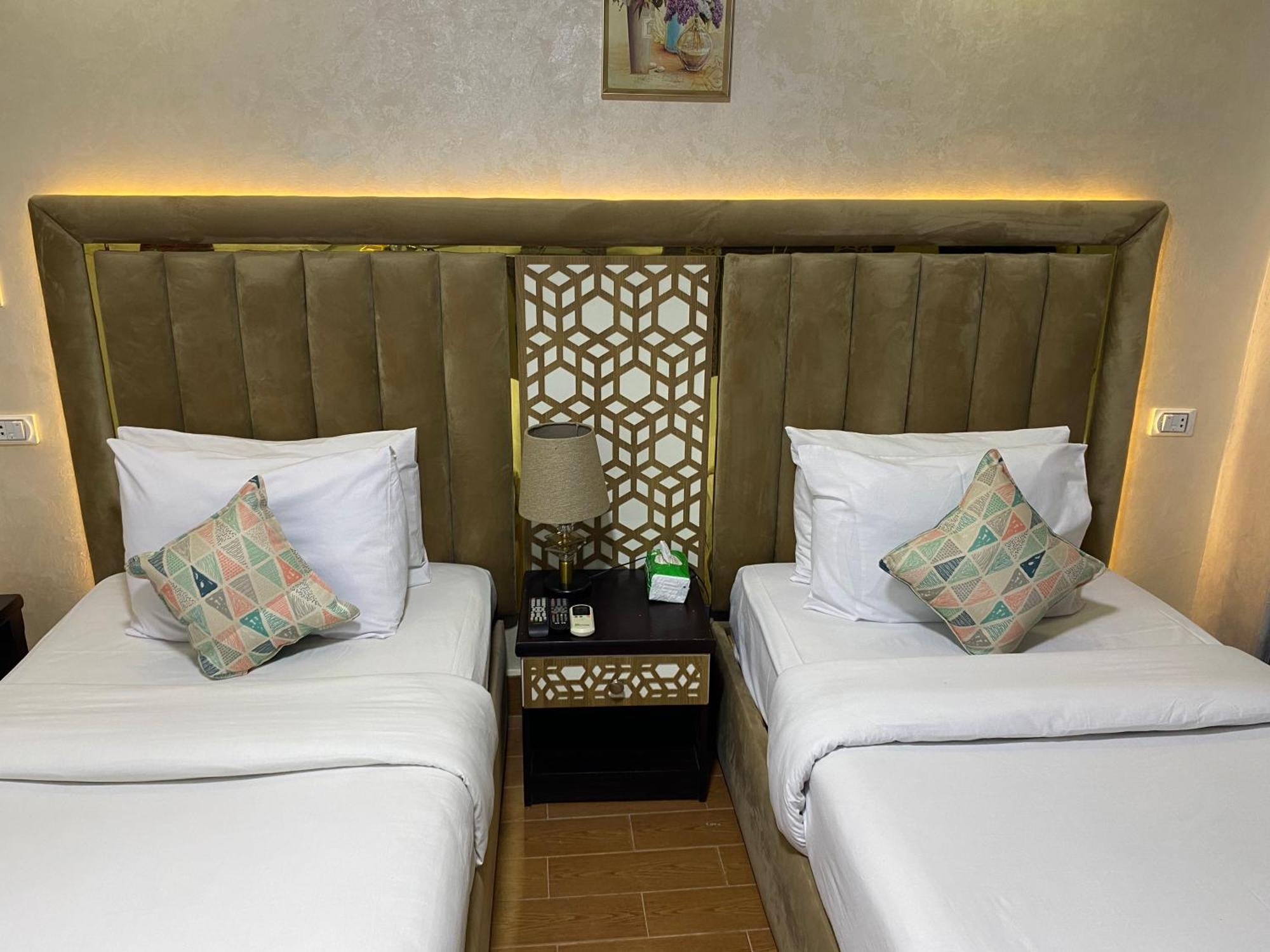 Golden Pyramids Inn Kafrat al Jabal Екстер'єр фото