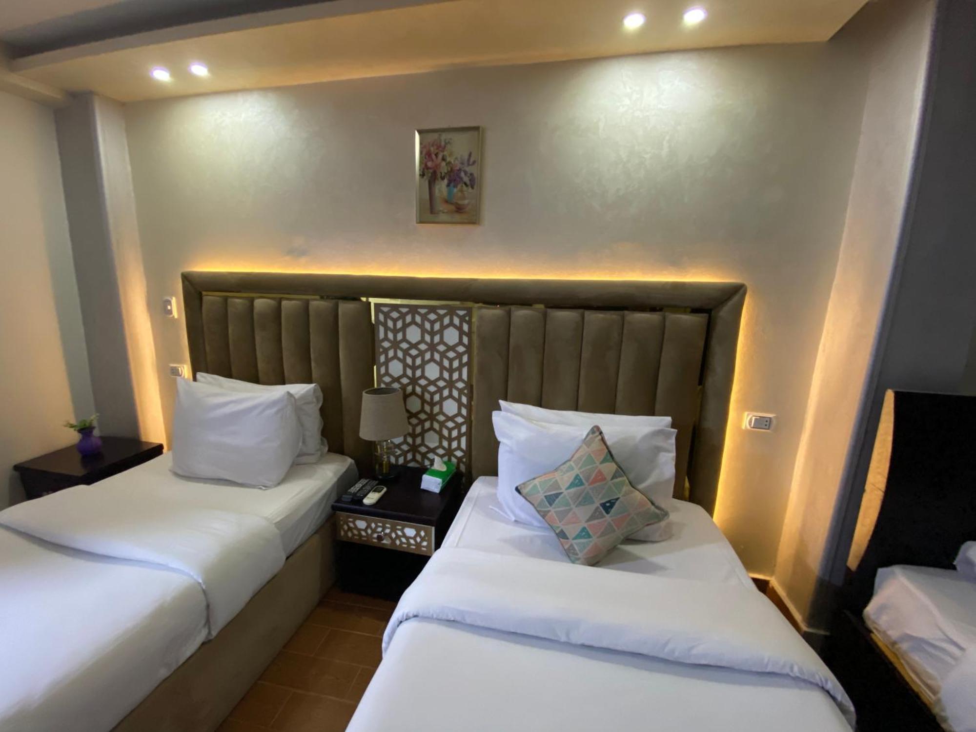 Golden Pyramids Inn Kafrat al Jabal Екстер'єр фото