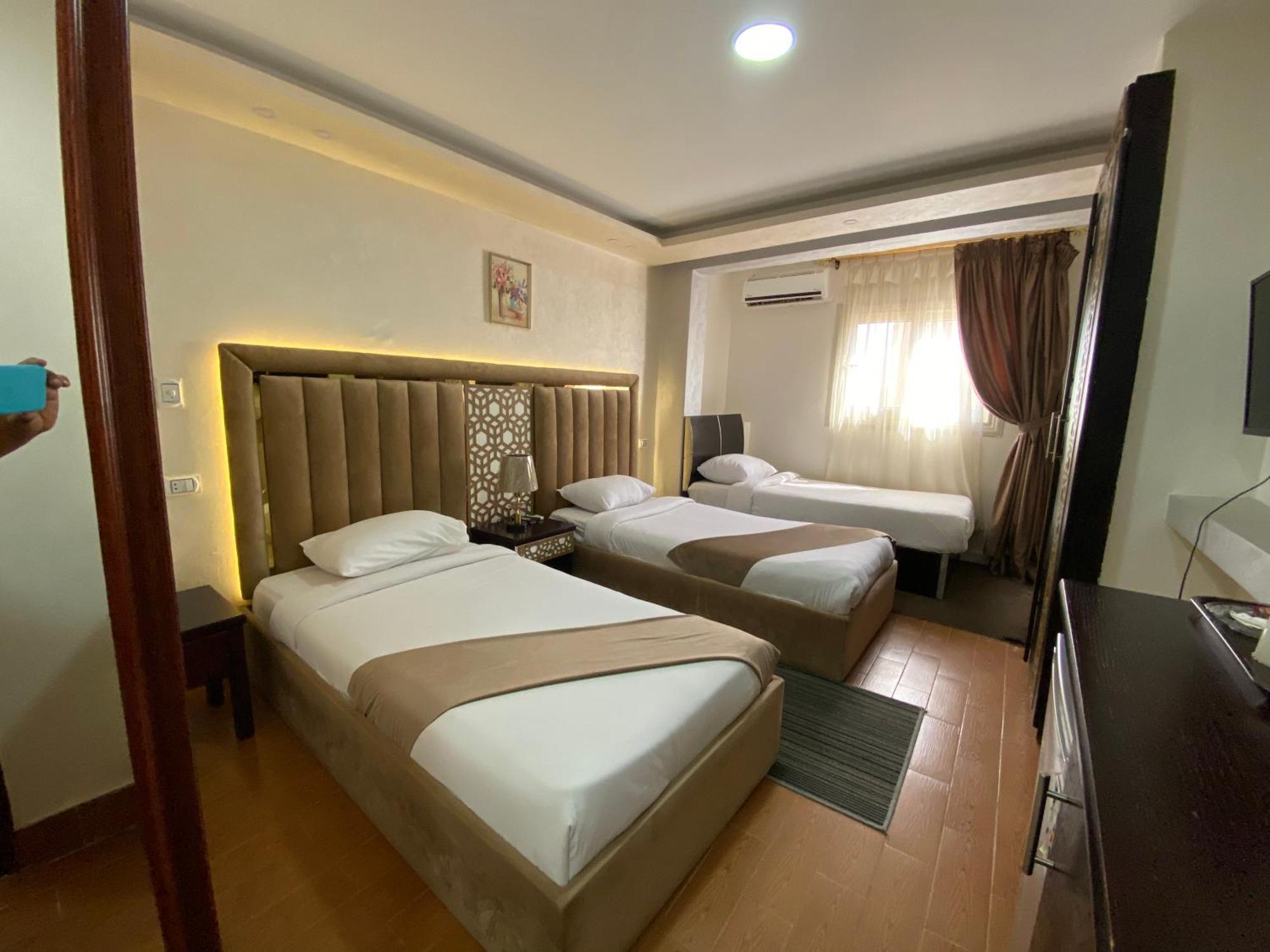 Golden Pyramids Inn Kafrat al Jabal Екстер'єр фото