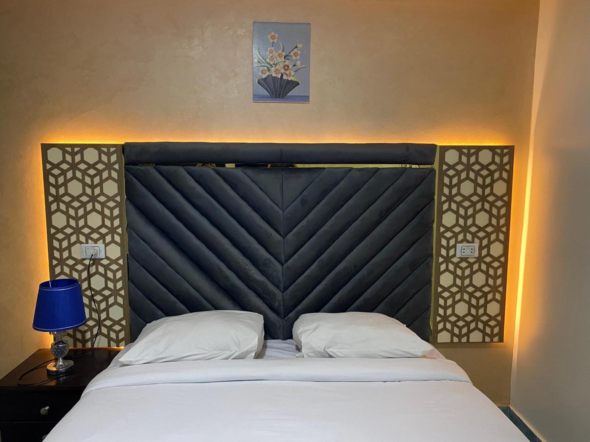 Golden Pyramids Inn Kafrat al Jabal Екстер'єр фото